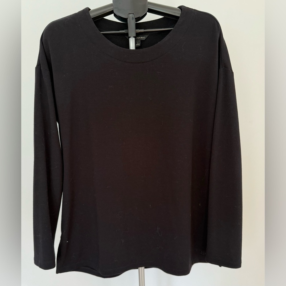 Banana Republic Black Crew Neck Sweatshirt | Size Large | Cozy & Polished